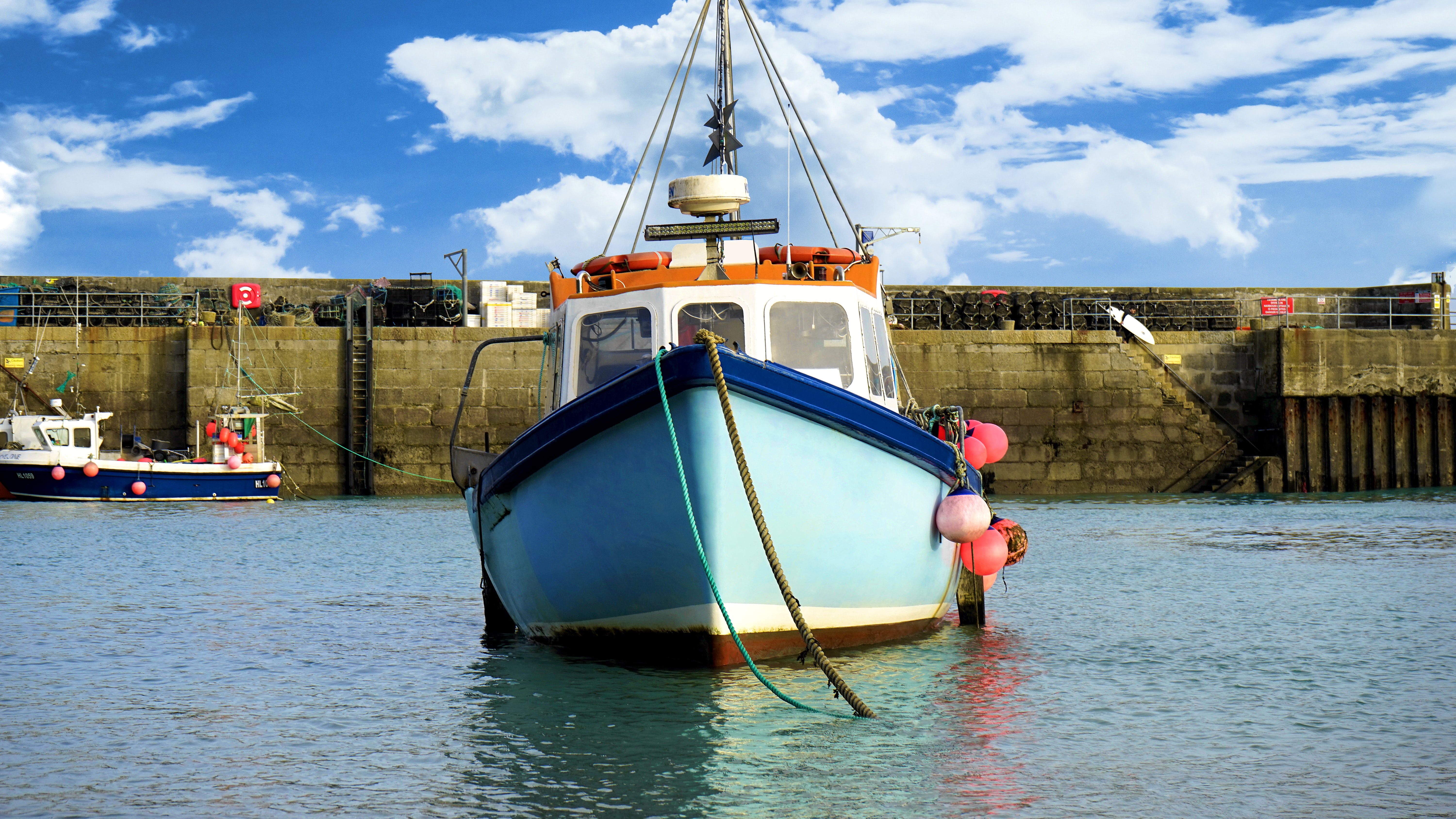 blue-boats-dock-285937.jpg